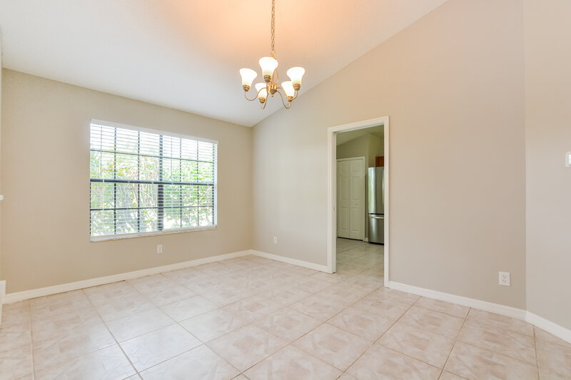 2,560/Mo, 14619 Eagles Crossing Dr Orlando, FL 32837 Dining Room View 2