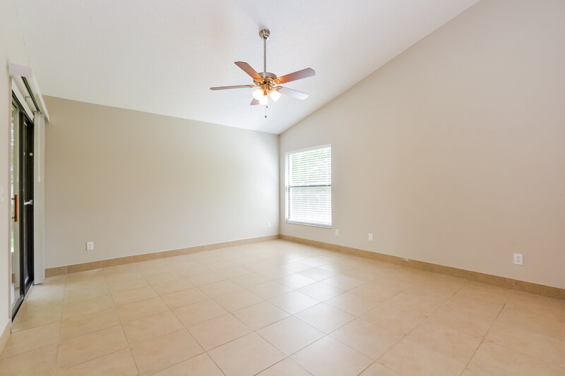 2,560/Mo, 14619 Eagles Crossing Dr Orlando, FL 32837 Main Bedroom View