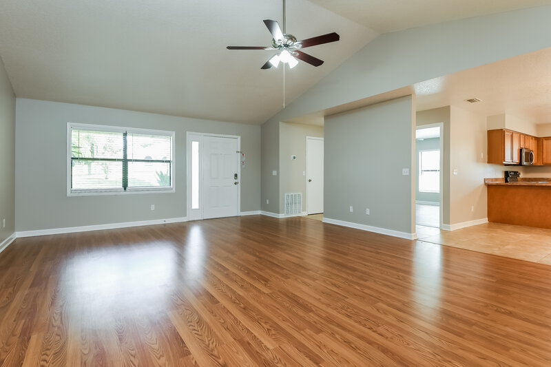 3,760/Mo, 10416 Calle de Flores Dr Clermont, FL 34711 Living Room View 3