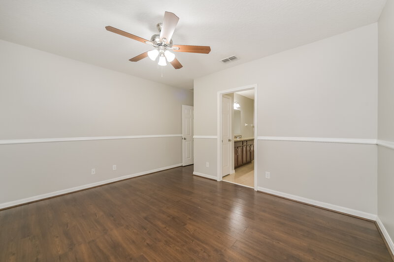 1,980/Mo, 7211 Wakeview Dr Davenport, FL 33896 Main Bedroom View 2