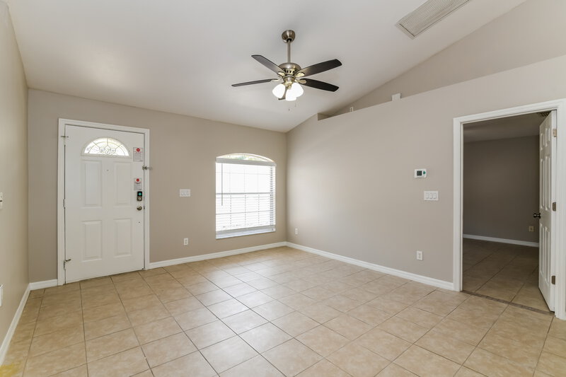 1,980/Mo, 632 Brooke Ct Clermont, FL 34711 Living Room View 2