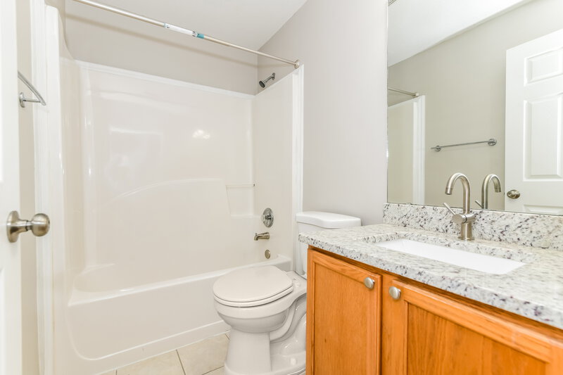 1,980/Mo, 632 Brooke Ct Clermont, FL 34711 Bathroom View