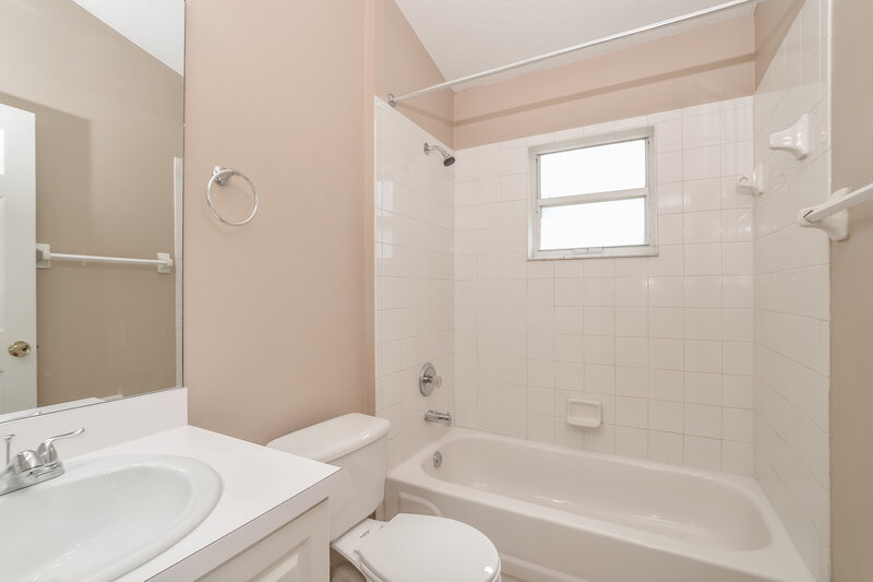 2,175/Mo, 10500 Mira Lago Ln Clermont, FL 34711 Bathroom View