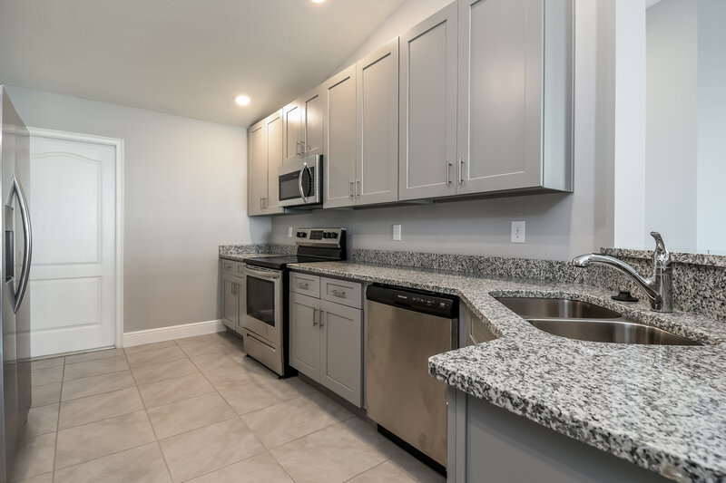 2,080/Mo, 423 Britten Dr Kissimmee, FL 34758 Kitchen View