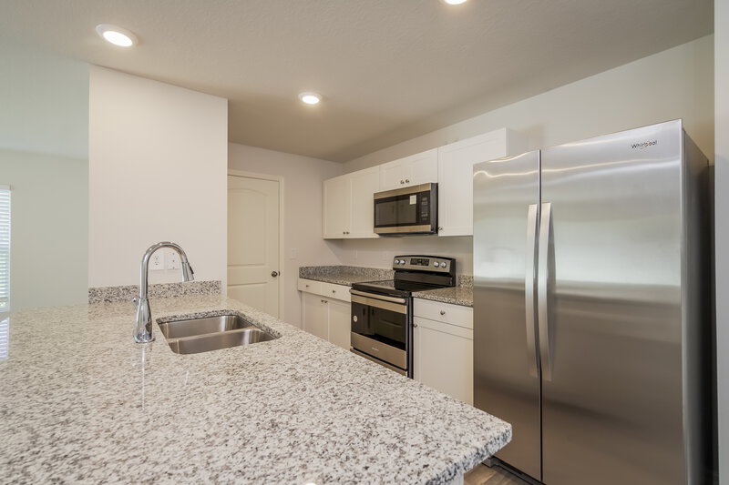 1,885/Mo, 426 Mallard Ln Poinciana, FL 34759 Kitchen View