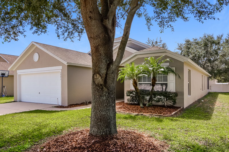 3,040/Mo, 3991 Hillingdon Rd Tavares, FL 32778 Front View
