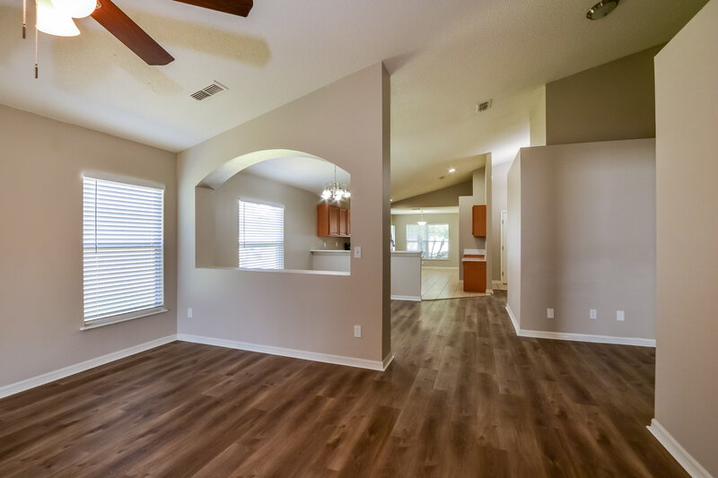 3,040/Mo, 3991 Hillingdon Rd Tavares, FL 32778 Living Room View 2