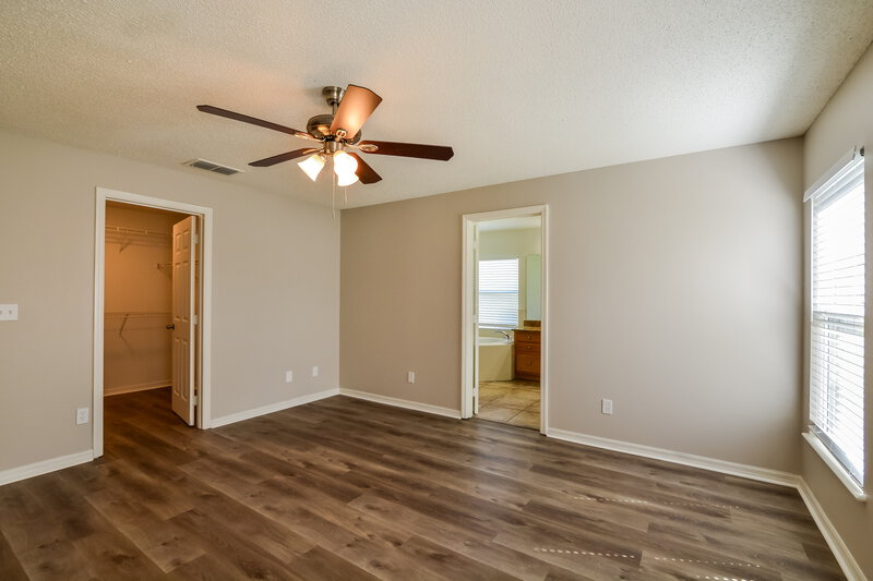 3,040/Mo, 3991 Hillingdon Rd Tavares, FL 32778 Main Bedroom View 2