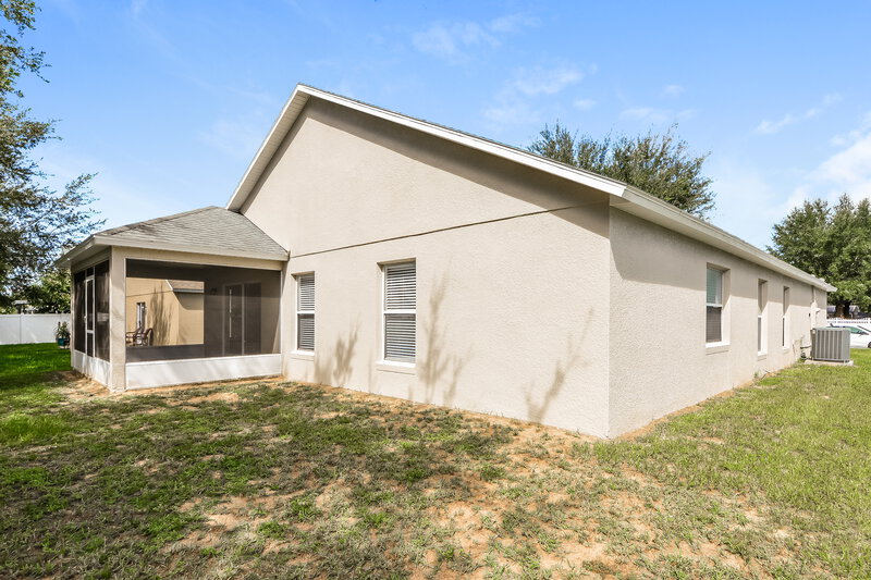 3,040/Mo, 3991 Hillingdon Rd Tavares, FL 32778 Rear View
