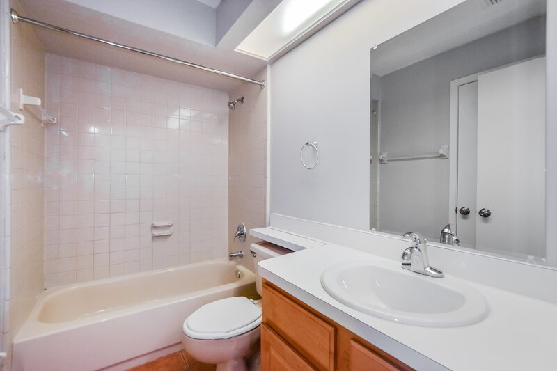 2,120/Mo, 1022 Henson Ct Oviedo, FL 32765 Bathroom View