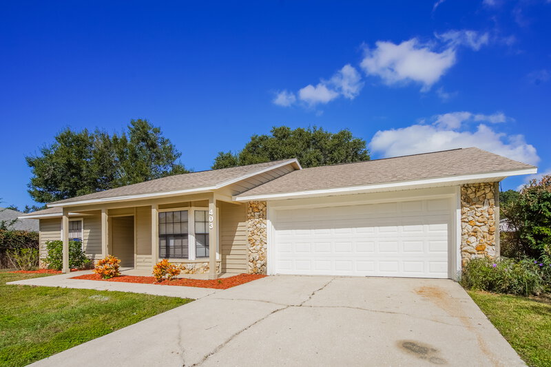 2,455/Mo, 403 Blueberry Dr Eustis, FL 32726 Front View