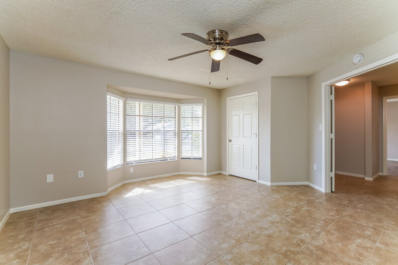 2,455/Mo, 403 Blueberry Dr Eustis, FL 32726 Main Bedroom View 2