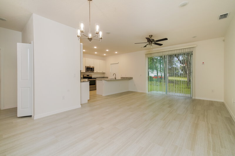 2,820/Mo, 409 Bay Oak Ln Lady Lake, FL 32159 Dining Room View