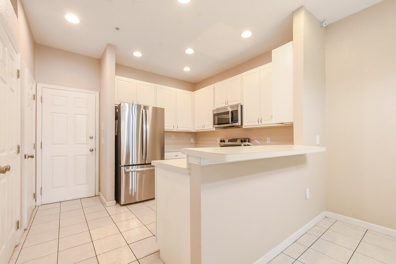 2,280/Mo, 1274 Falling Star Ln Orlando, FL 32828 Kitchen View