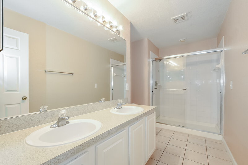 2,280/Mo, 1274 Falling Star Ln Orlando, FL 32828 Main Bathroom View