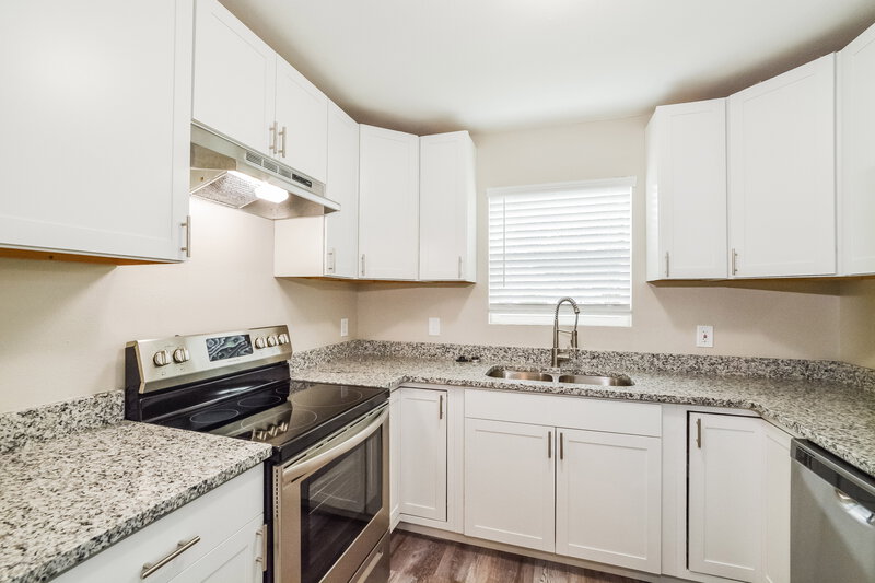 2,030/Mo, 550 Conure St Apopka, FL 32712 Kitchen View