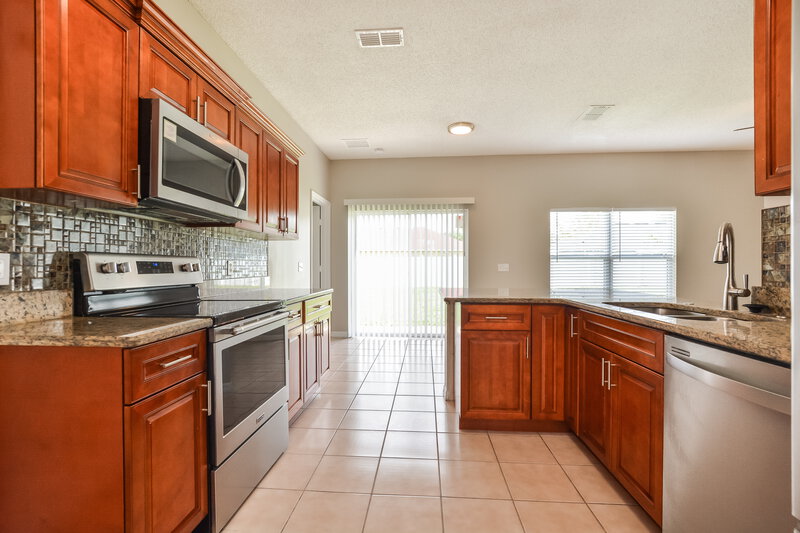 2,335/Mo, 2721 Woodstream Cir Kissimmee, FL 34743 Kitchen View