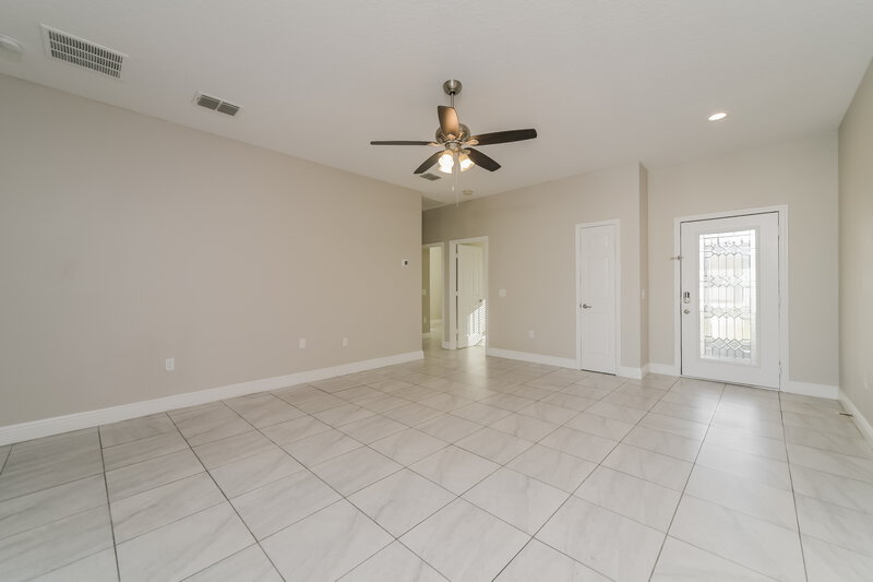 1,650/Mo, 1424 Kissimmee Ct Poinciana, FL 34759 Living Room View 2