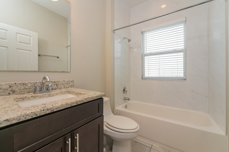 1,650/Mo, 1424 Kissimmee Ct Poinciana, FL 34759 Bathroom View