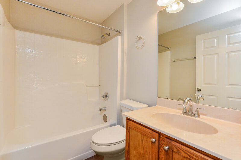 2,235/Mo, 2832 Afton Cir Orlando, FL 32825 Bathroom View