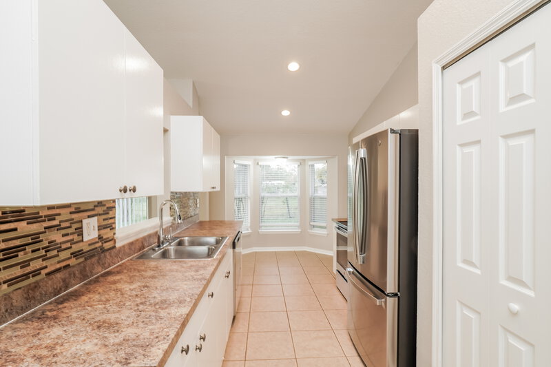 2,140/Mo, 1080 Gary Dr Saint Cloud, FL 34772 Kitchen View