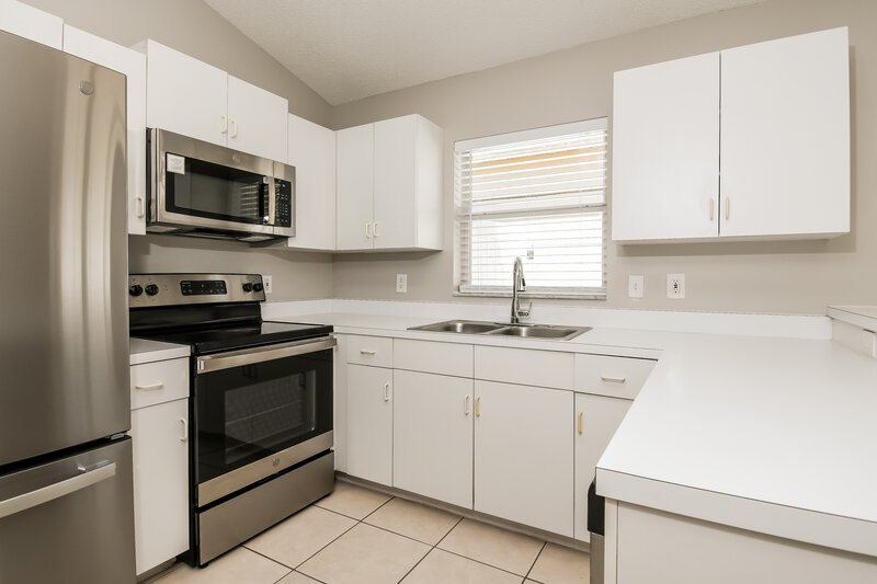 2,430/Mo, 11641 Kenley Cir Orlando, FL 32824 Kitchen View