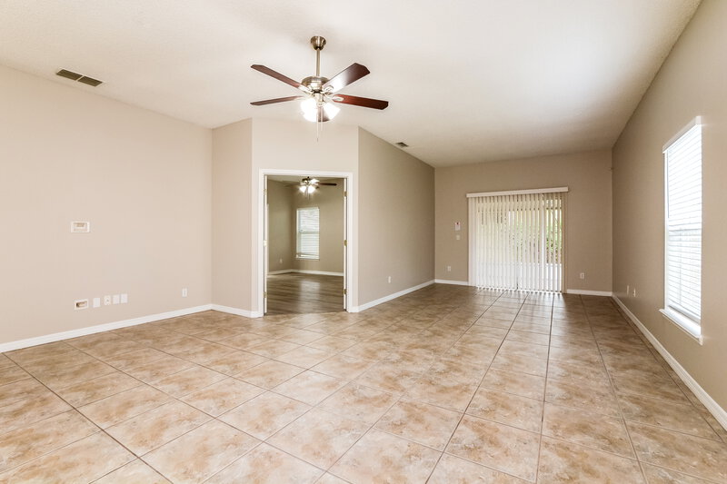 2,205/Mo, 370 Woodbury Pines Cir Orlando, FL 32828 Living Room View