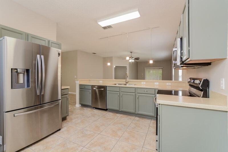 2,205/Mo, 370 Woodbury Pines Cir Orlando, FL 32828 Kitchen View