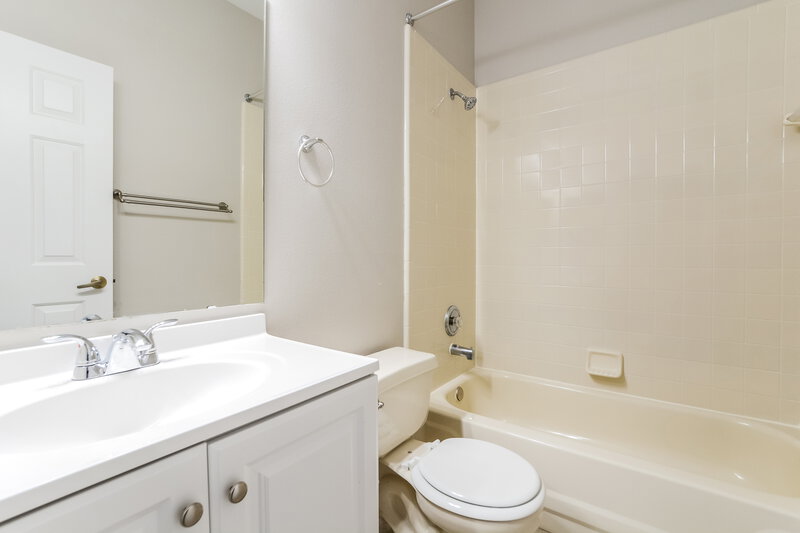 2,205/Mo, 370 Woodbury Pines Cir Orlando, FL 32828 Bathroom View