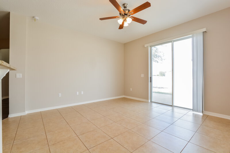 1,955/Mo, 5471 Silver Thistle Ln Saint Cloud, FL 34772 Dining Room View