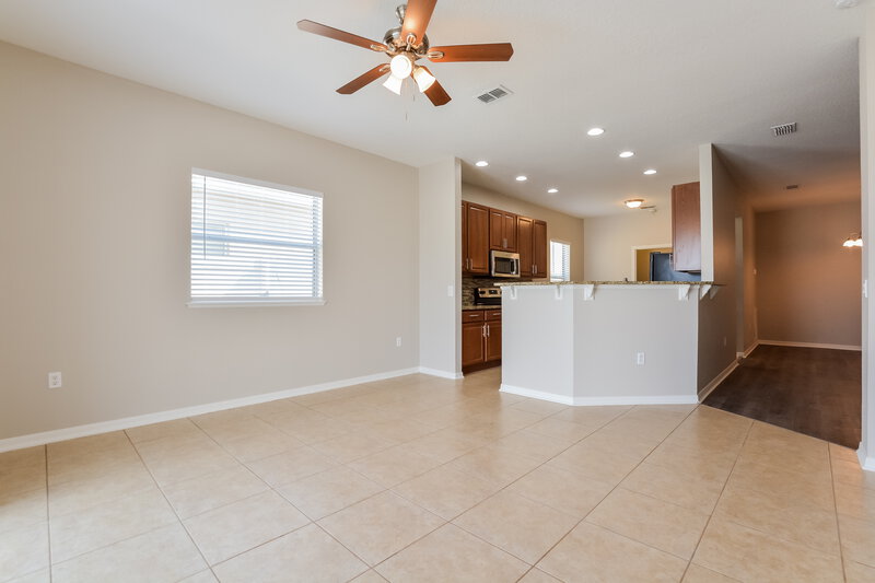1,955/Mo, 5471 Silver Thistle Ln Saint Cloud, FL 34772 Dining Room View 2