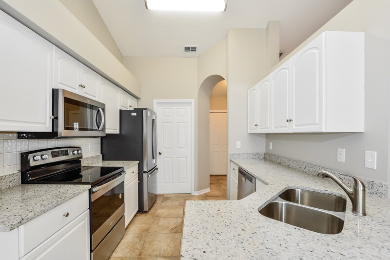 1,865/Mo, 2850 Surf Dr Deltona, FL 32738 Kitchen View
