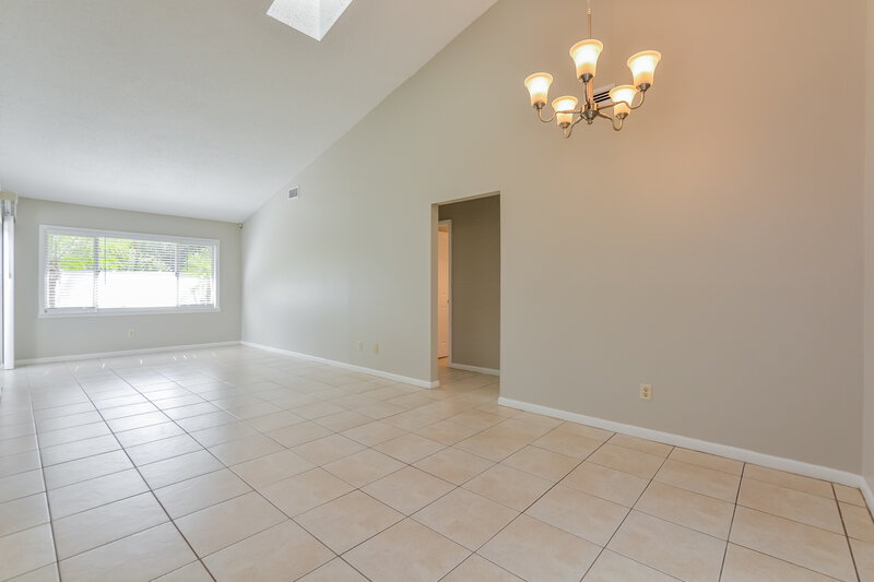 2,465/Mo, 3531 Norwich Ct Casselberry, FL 32707 Living Room View 2
