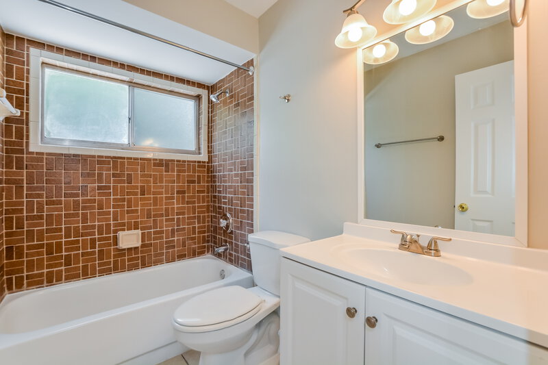 2,465/Mo, 3531 Norwich Ct Casselberry, FL 32707 Bathroom View