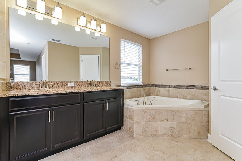 5,110/Mo, 9916 Pecan Hickory Way Orlando, FL 32832 Main Bathroom View