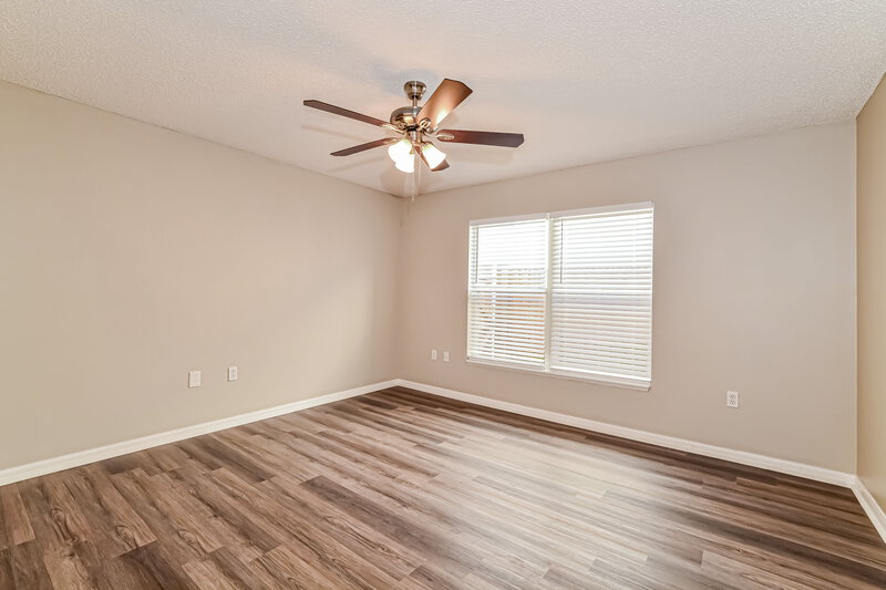 2,295/Mo, 117 Sterling Pine St Sanford, FL 32773 Office View