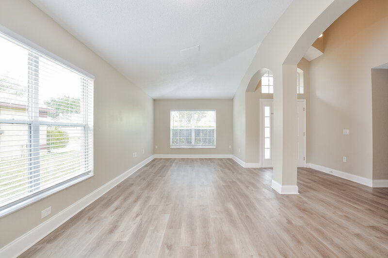 2,740/Mo, 8344 Lake Amhurst Trl Orlando, FL 32829 Living Room View