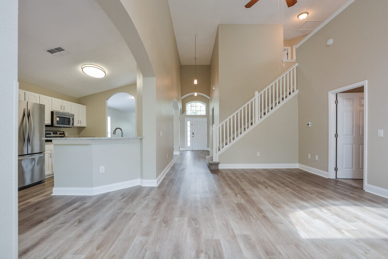 2,740/Mo, 8344 Lake Amhurst Trl Orlando, FL 32829 Living Room View 2