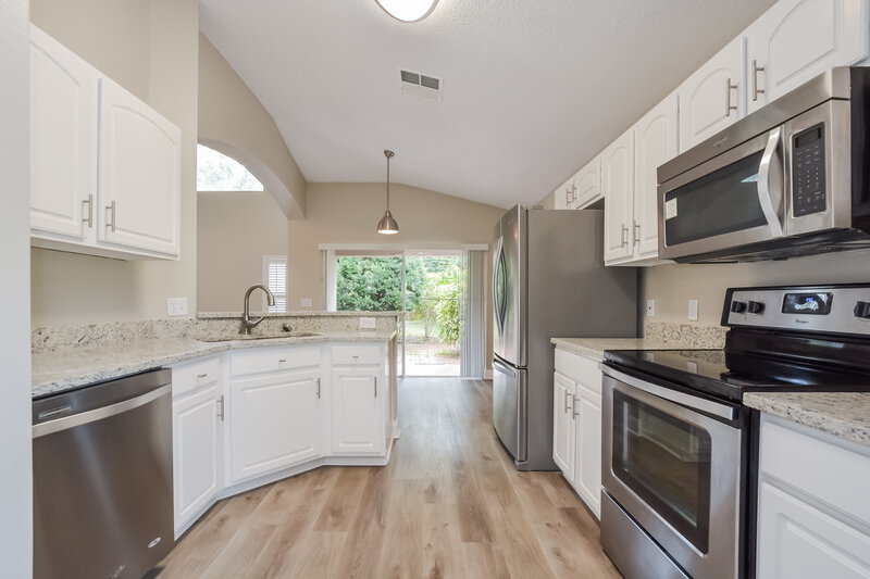 2,740/Mo, 8344 Lake Amhurst Trl Orlando, FL 32829 Kitchen View