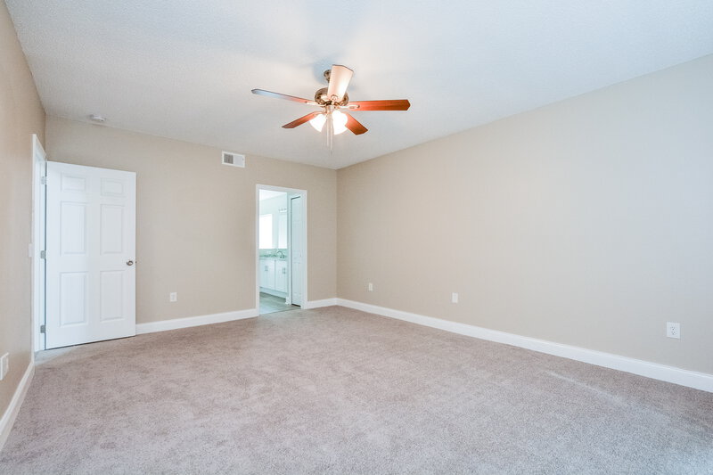 2,740/Mo, 8344 Lake Amhurst Trl Orlando, FL 32829 Main Bedroom View 2