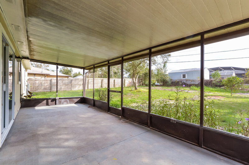 1,960/Mo, 2721 Sweet Springs St Deltona, FL 32738 Sun Room View