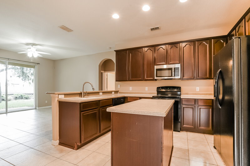2,375/Mo, 1814 Madison Ivy Cir Apopka, FL 32712 Kitchen View 2