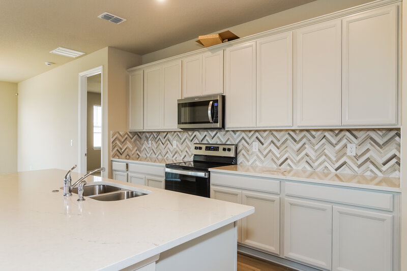 3,020/Mo, 2223 Huntsman Ridge Rd Minneola, FL 34715 Kitchen View 2