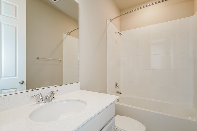 3,020/Mo, 2223 Huntsman Ridge Rd Minneola, FL 34715 Main Bathroom View