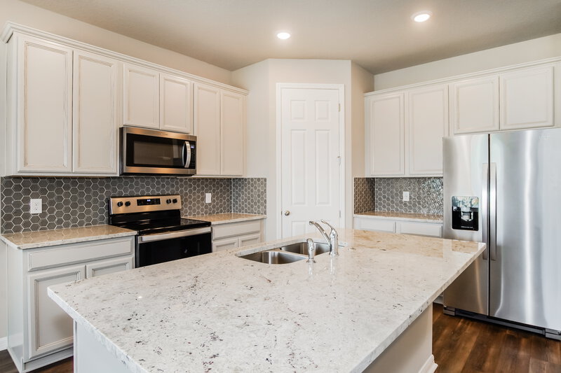 2,775/Mo, 2275 Raven Ridge Rd Minneola, FL 34715 Kitchen View