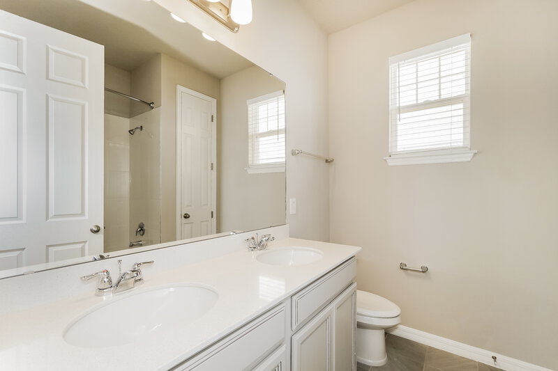 2,775/Mo, 2275 Raven Ridge Rd Minneola, FL 34715 Bathroom View