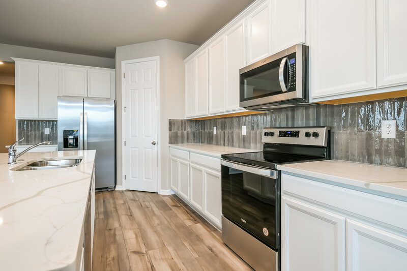 3,790/Mo, 2287 Raven Ridge Rd Minneola, FL 34715 Kitchen View 2