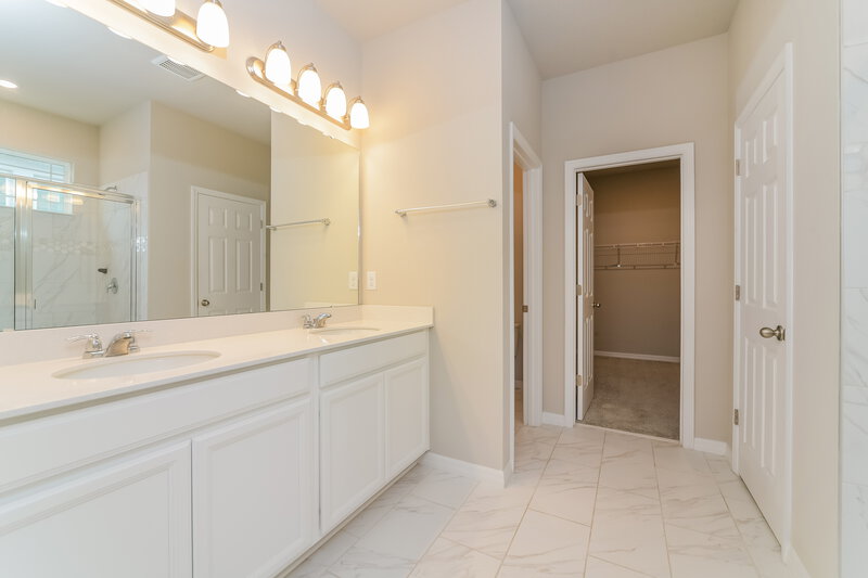 2,375/Mo, 2335 Raven Ridge Rd Minneola, FL 34715 Main Bathroom View