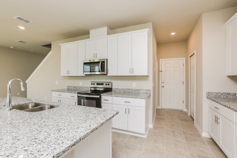 2,620/Mo, 2436 Gold Dust Dr Minneola, FL 34715 Kitchen View 2