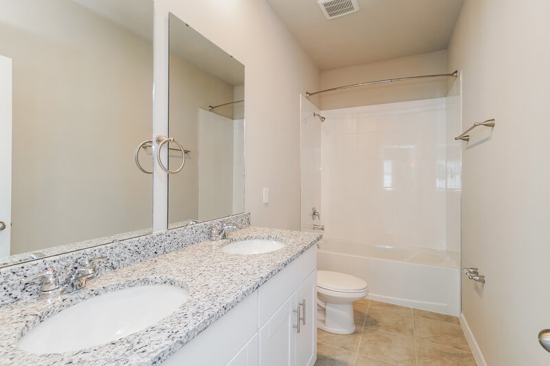 2,625/Mo, 2464 Gold Dust Dr Minneola, FL 34715 Bathroom View